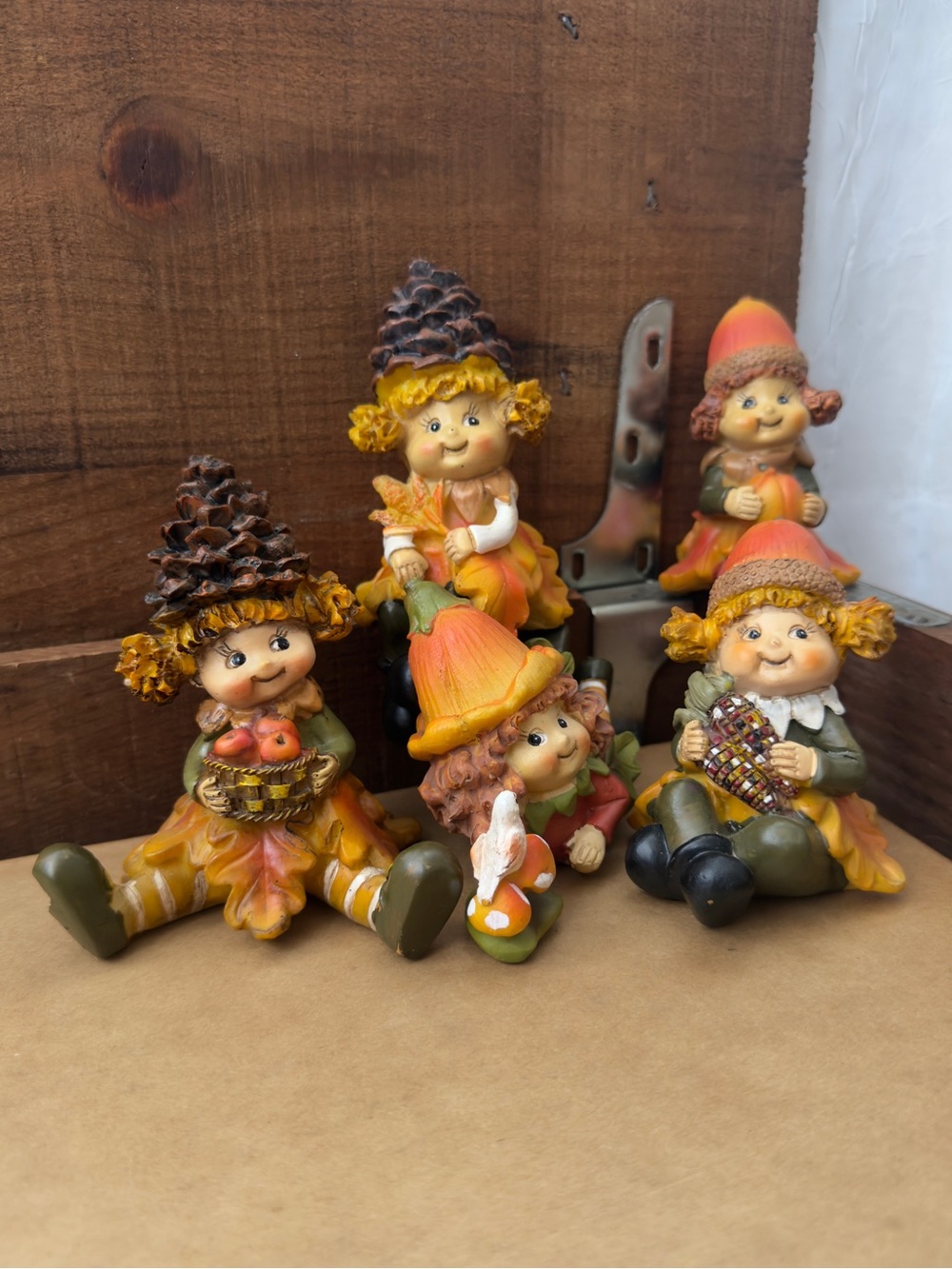 NOS 2009 WMG set of 5 autumn girl figurines, sitting & laying